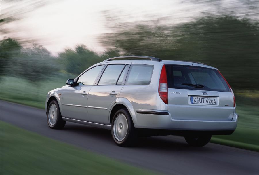 Ford Mondeo Wagon 2000 года  (фото 14 из 18)